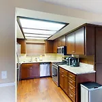 Calandri Lakeview House