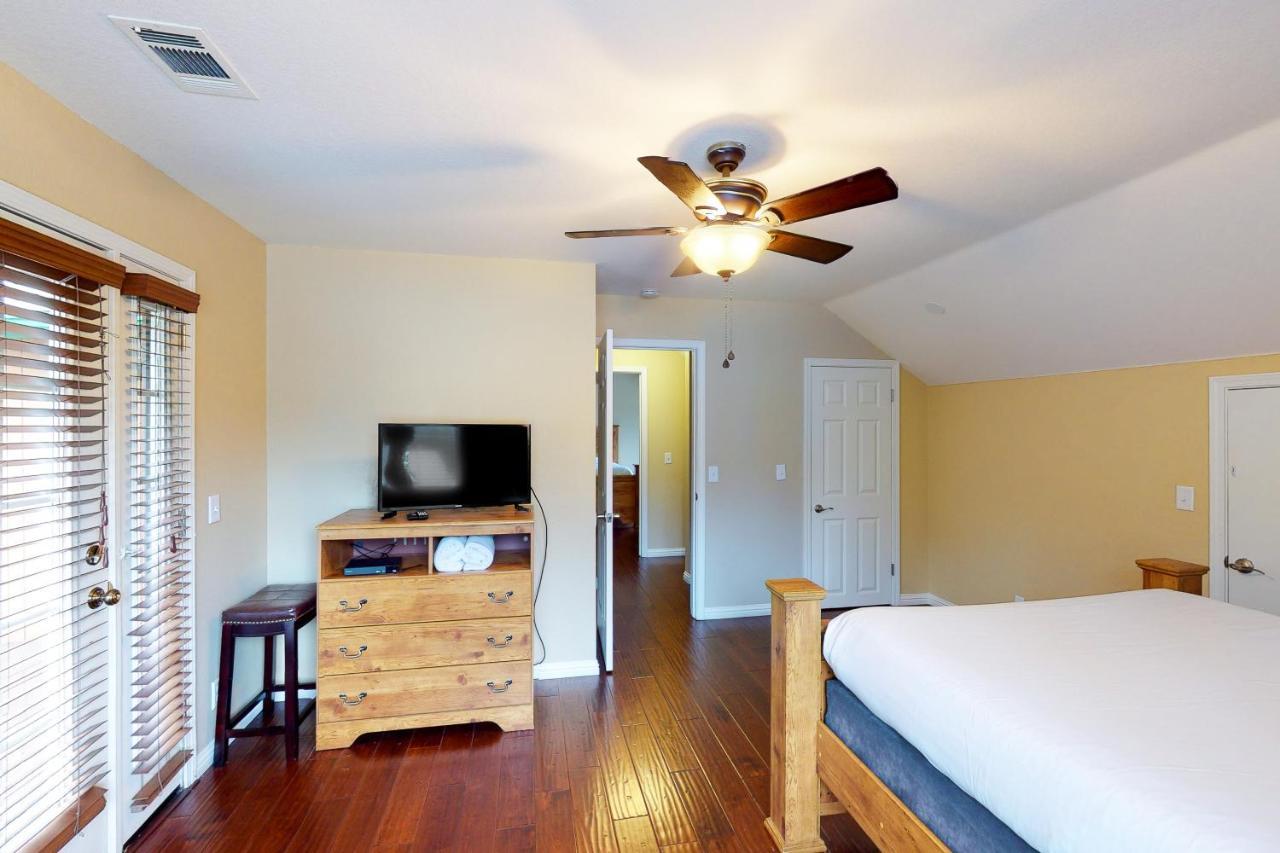 Calandri Lakeview House Holiday home *